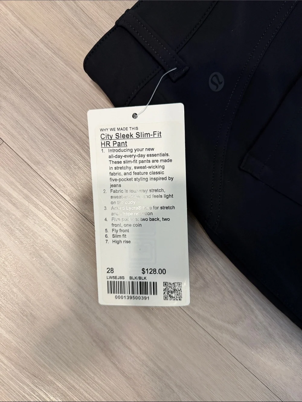 Uniqlo Women's Skinny Jeans in Black - Picture 3 of 3